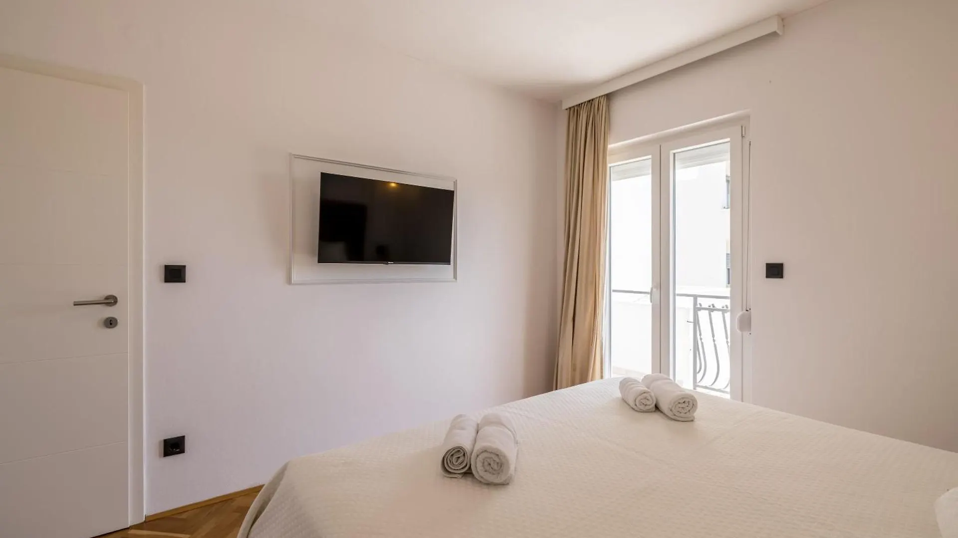 Apartment Gabi سبليت 0*,